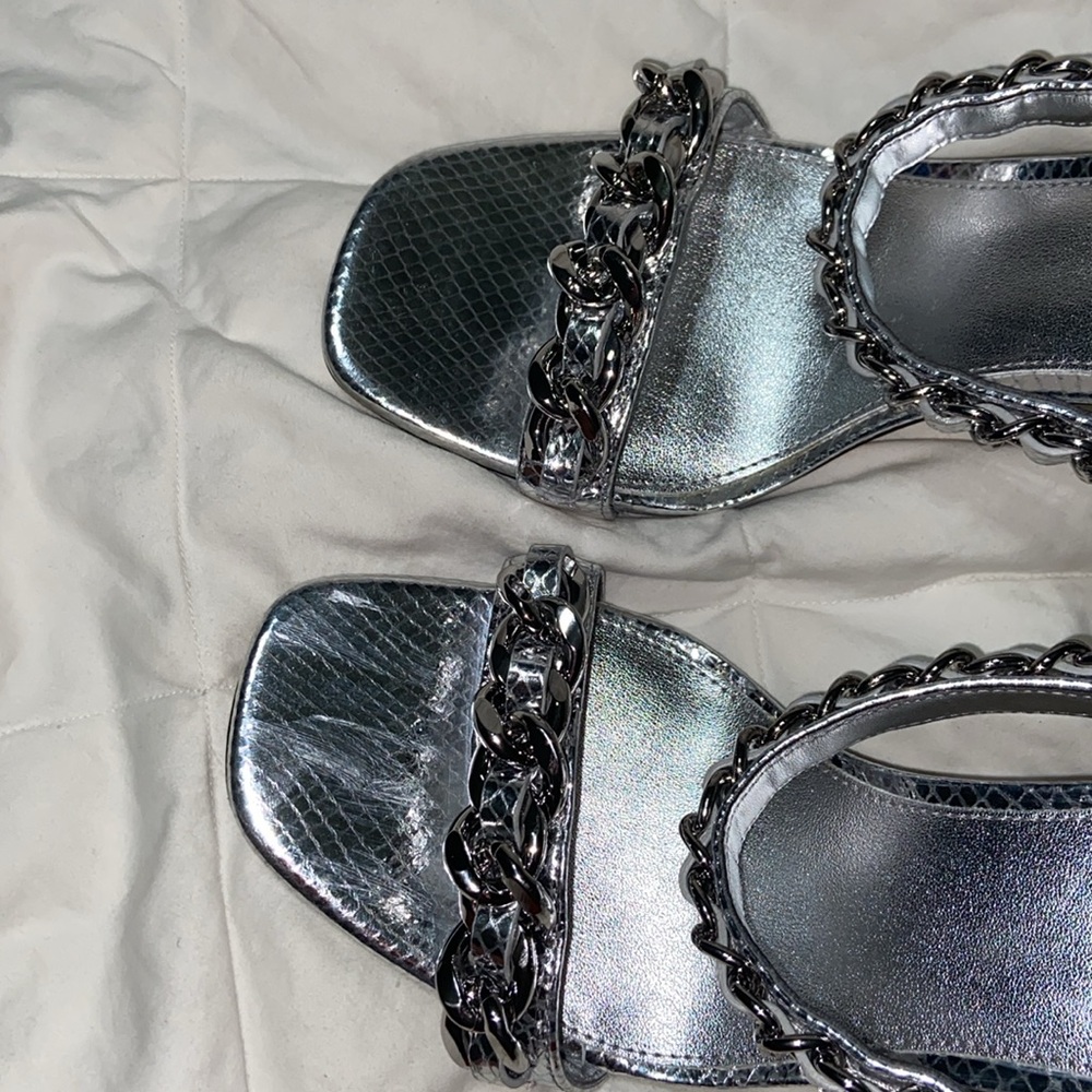 New MICHAEL KORS Clara Embellished Leather Sandals - Picture 15 of 16